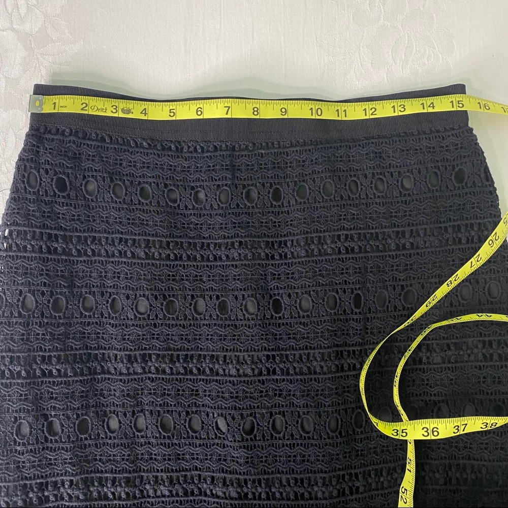 Modish One Eyelet Embroidered Skirt Size Large - Picture 9 of 12